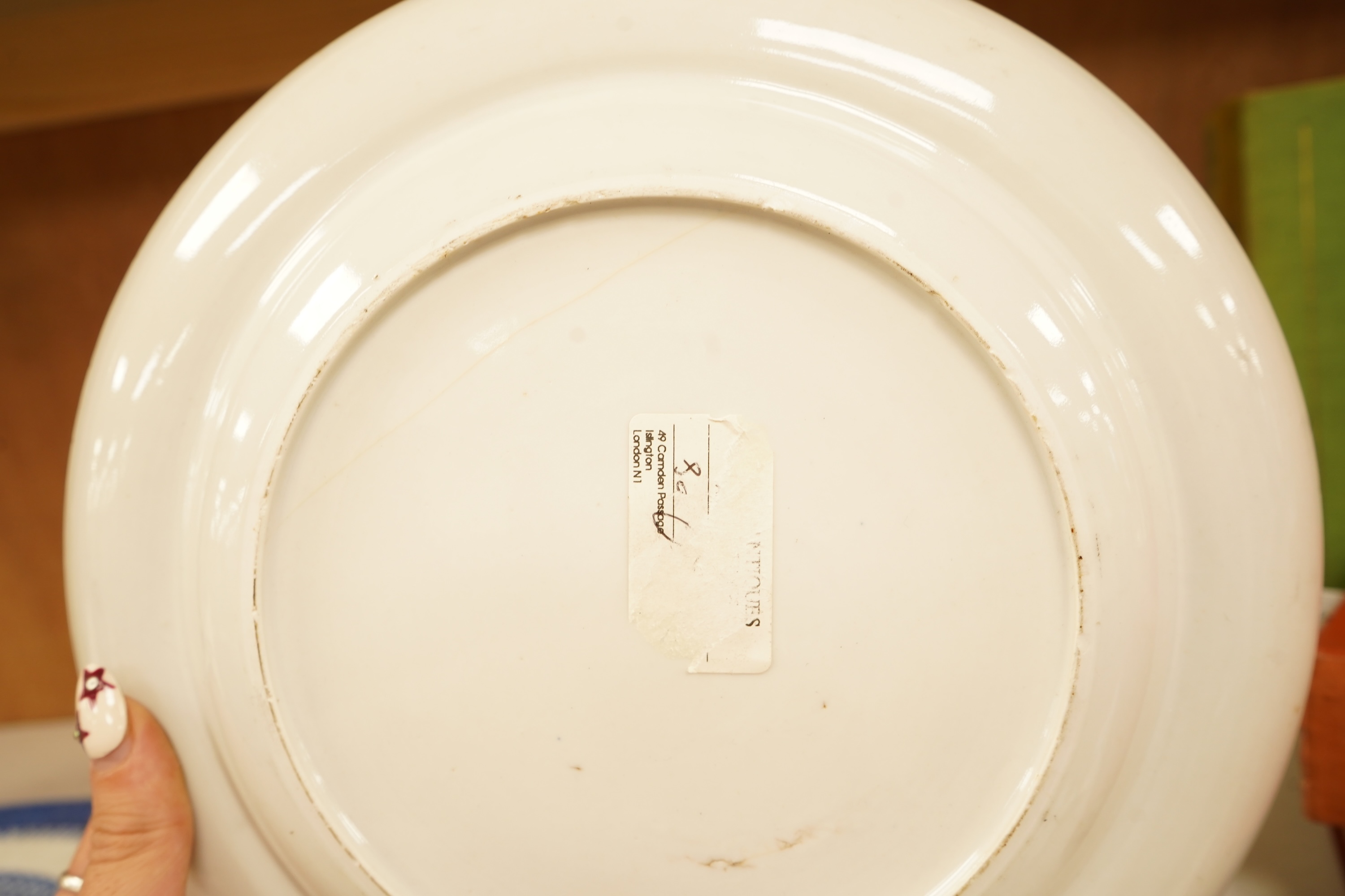Two 18th century Chinese blue and white plates, 24cm in diameter